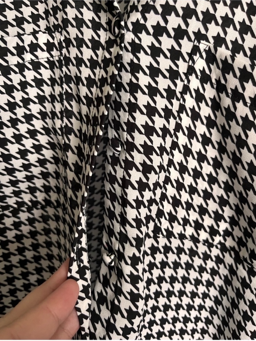 Torrid Madison Georgette Houndstooth Button Up Blouse Shirt 1X NWT - Picture 4 of 7